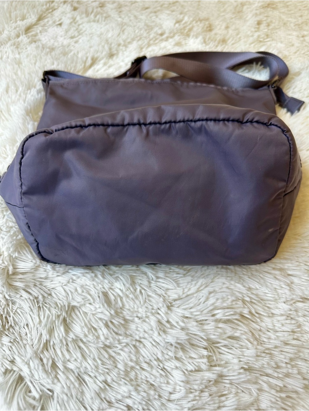 lululemon Go Lightly Shoulder Crossbody Bag Magnum Gray Purple Travel Women’s - Picture 3 of 12